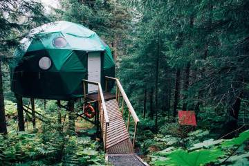 معنی استیکیشن یا Staycation چیست + ۱۲ نمونه