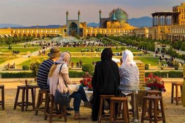 گردشگری، مظلومترین صنعت ایران است