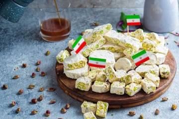 بهترین تنقلات برای گردشگران خارجی در ایران