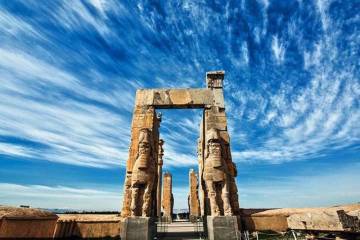 ایرانشناسی در مدارس تدریس میشود
