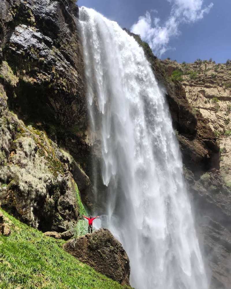 کتاب ۱۰۰ مسیر طبیعت‌گردی ایران