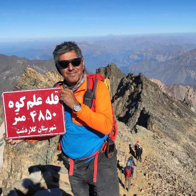 پرویز شجاعی پارسا- نویسنده کتاب ۱۰۰ مسیر طبیعت‌گردی ایران