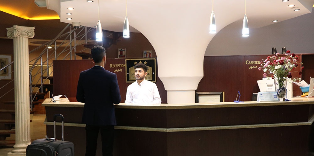 کاهش ۸۰ درصدی سطح رزرو هتل‌های تهران در پی قطعی اینترنت