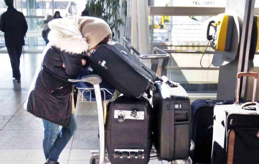 آیا سفر خارجی زنان ایرانی، اجازه سرپرست می‌خواهد؟