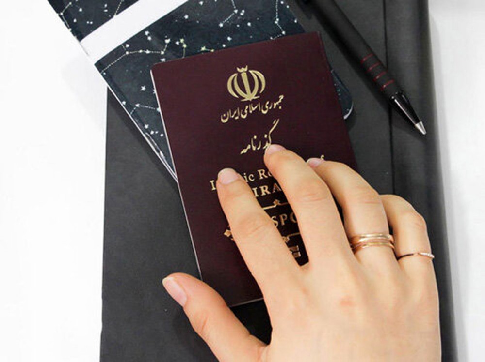 زنان، اجازه خروج از کشور را از دادگاه خانواده بگیرند!