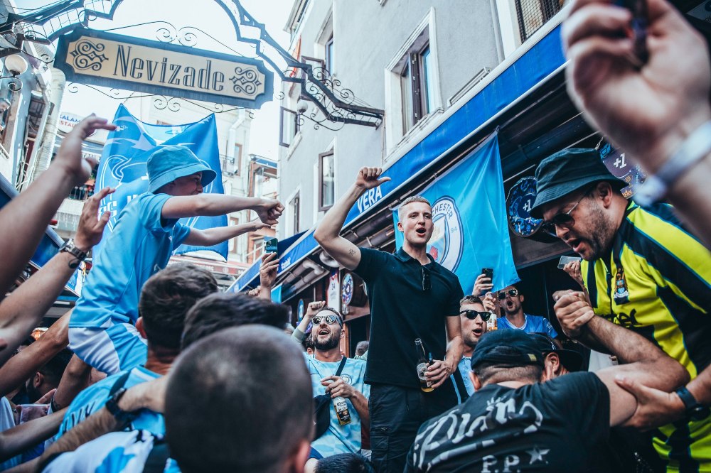 حاشیه‌های دیدنی قهرمانان فوتبال اروپا در استانبول + ویدیو