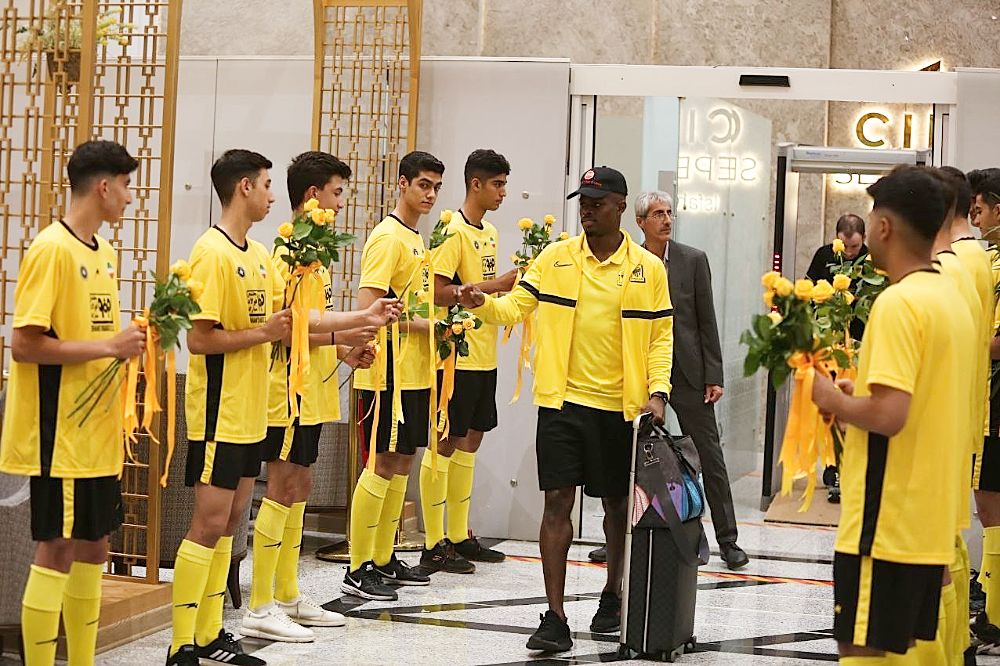 هتل هم‌تیمی‌های کریم بنزما در اصفهان کجاست؟