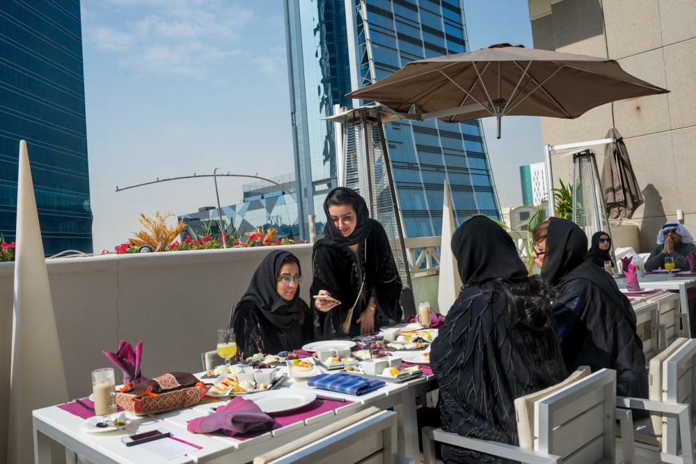 اصطلاحات اجتماعی در عربستان تعداد رستوران ها را چند برابر کرد!