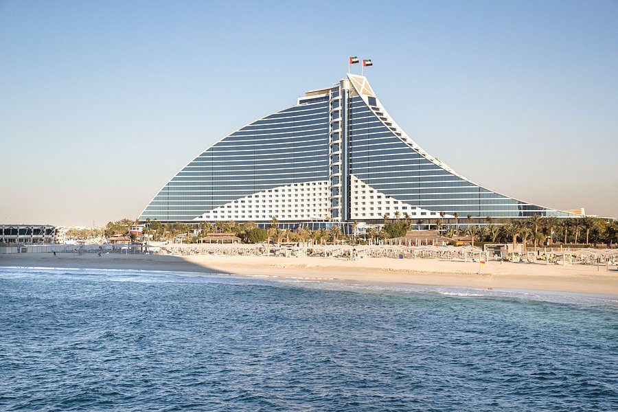همه چیز درباره ریزورت Jumeirah Beach دبی