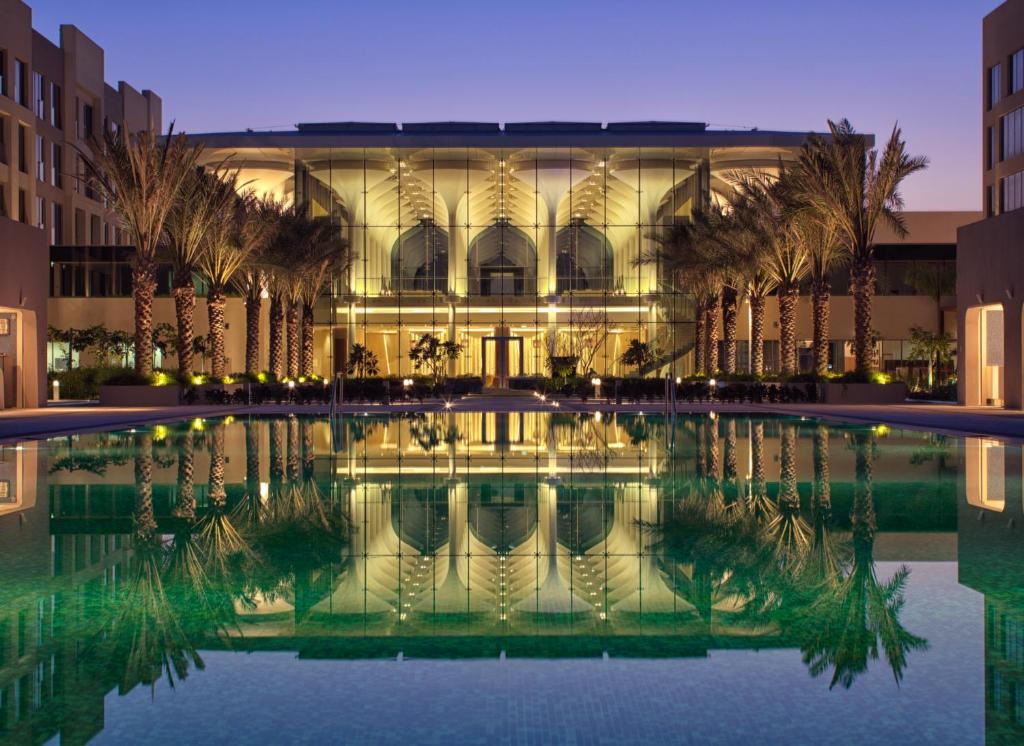 هر آنچه باید از هتل Kempinski مسقط بدانید + ویدیو