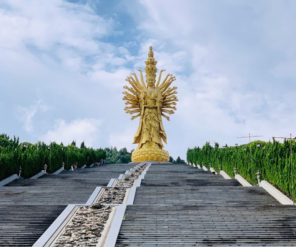 بزرگترین مجسمه های جهان -  مجسمه گویشان گوانین هزار دست و هزار چشم