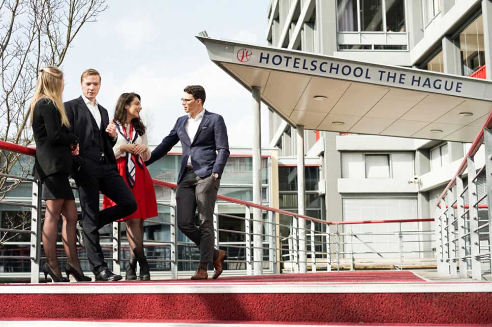 مدرسه هتل لاهه هلند 