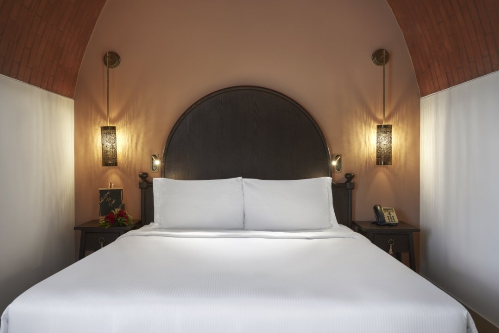 انواع اتاق‌ها و ویلاهای هتل کاو روتانا رأس‌الخیمه - اتاق مهمان