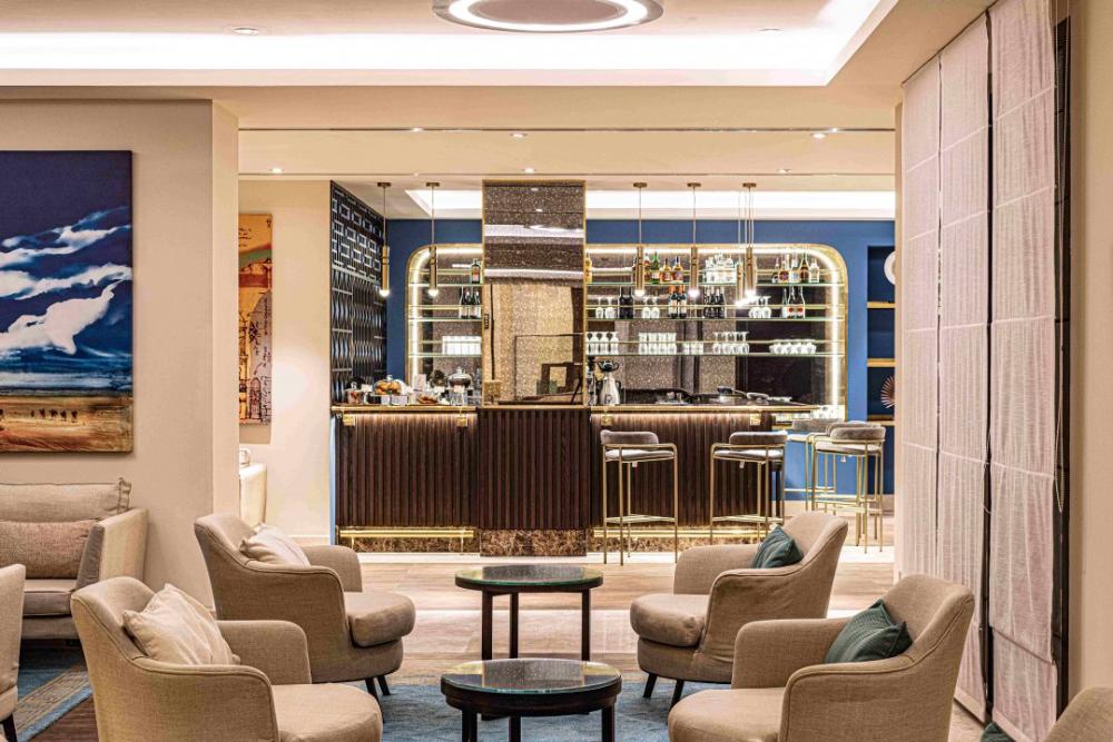 رستوران‌ها و خدمات پذیرایی هتل کاو روتانا رأس‌الخیمه -بار lounge bar