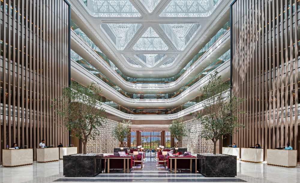 رستوران‌ ها و خدمات پذیرایی هتل جبل علی پالم تری کورت - لابی لانژ هتل لیک ویو