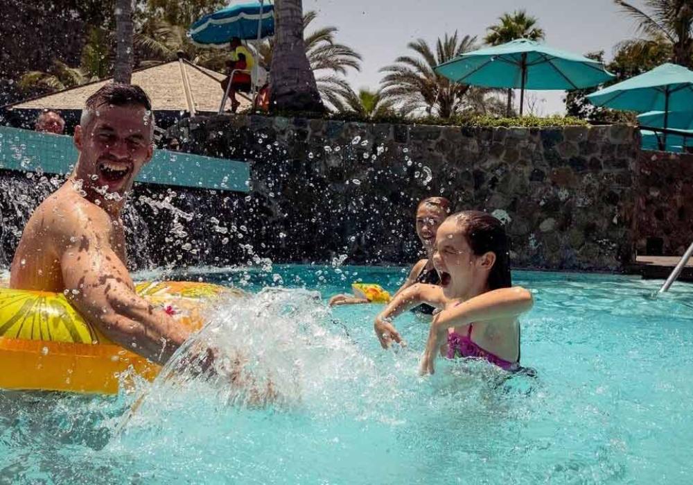 امکانات و تفریحات هتل جبل علی پالم تری کورت - استخرهای شنا