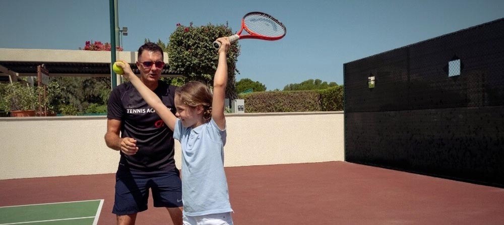 امکانات و تفریحات هتل جبل علی پالم تری کورت - آکادمی تنیس