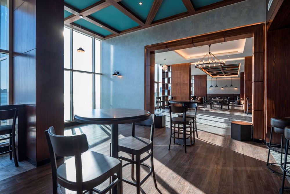 رستوران ها و خدمات پذیرایی در هتل رادیسون رأس‌الخیمه - بار  RGB