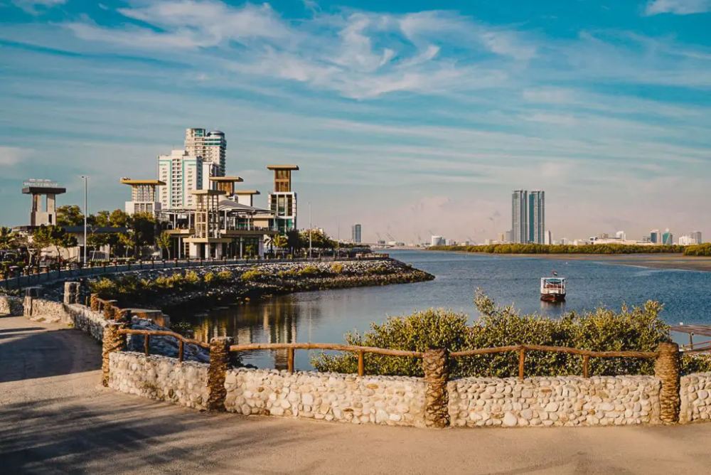 تفرجگاه ساحلی کورنیش القواسم