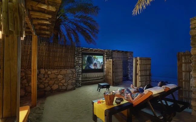 امکانات و تفریحات هتل Six Senses زیغی بی - سینمای خصوصی paradiso