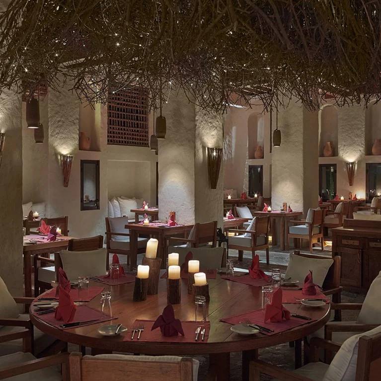 امکانات و تفریحات هتل Six Senses زیغی بی - رستوران summer house